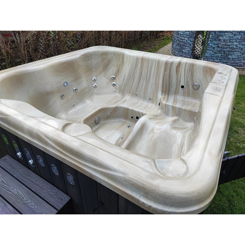 MONACO OUT ACRYL Badefass Whirlpool Hot Tub mit Zubehör und FREI GELIEFERT