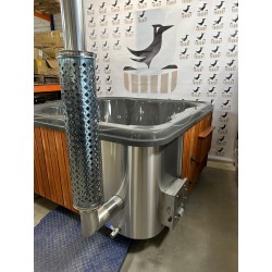 MONACO OUT ACRYL Badefass Whirlpool Hot Tub mit Zubehör und FREI GELIEFERT