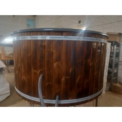 Hot tub with integrated stove - ready for transport