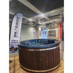 Acrylic hot tub with integrated stove - ready for transport