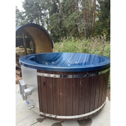 Acryl Whirlpool mit integriertem Herd – bereit für den Transport