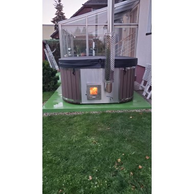 München - ACRYL Badefass Whirlpool Hot Tub mit einem integrierten Ofen mit Zubehör FREI GELIEFERT
