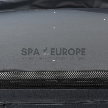 Insulated cover 200