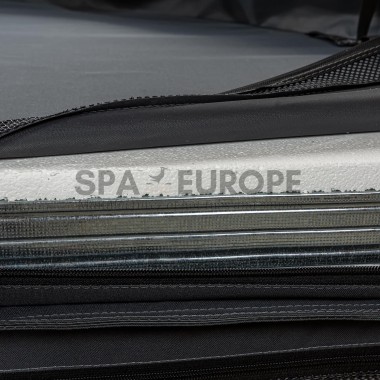 Insulated cover 200