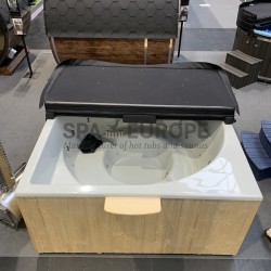 EYE - Square hot tub with external stove