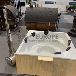EYE - Square hot tub with external stove